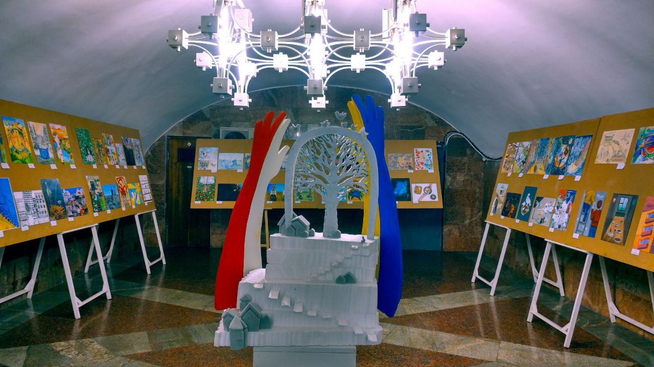 У харківському метро покажуть картини польських та українських художників