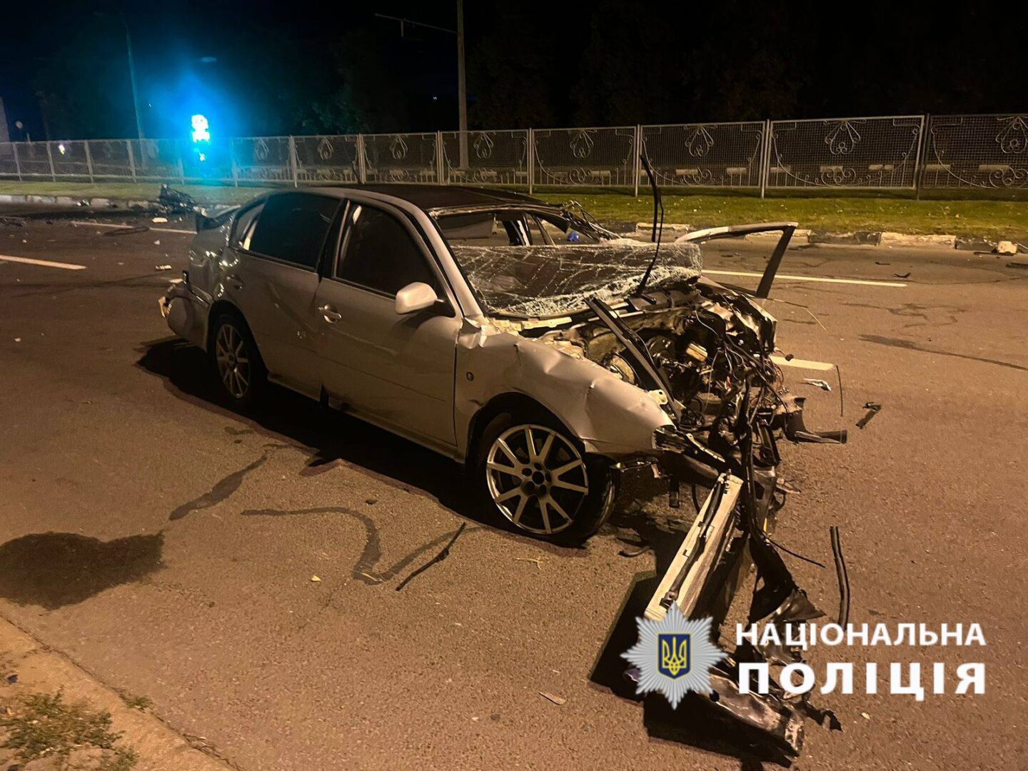 У Харкові водій не впорався з керуванням та в’їхав в стовп: чоловік помер в лікарні