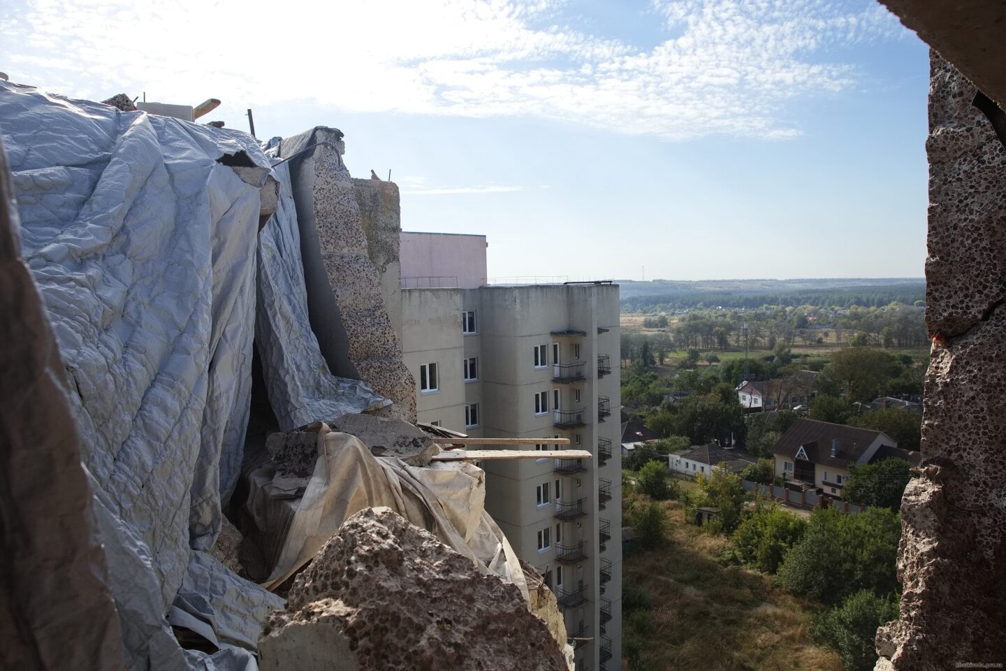 У деокупованій Балаклії відновлюють житло (відео)