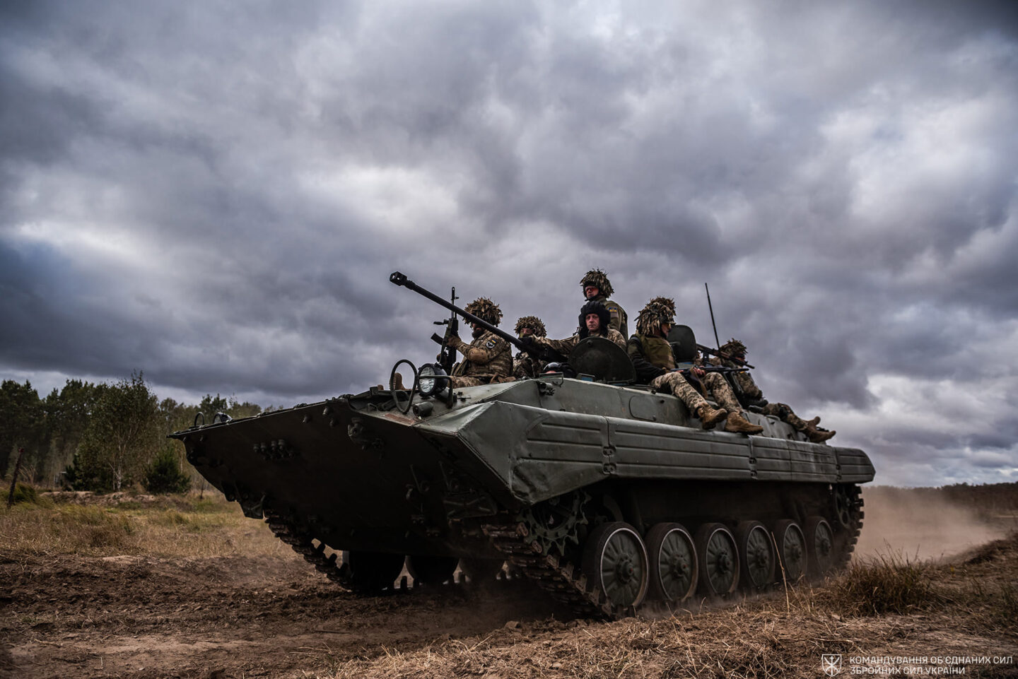 Сили оборони відбили п’ять атак росіян в районах Синьківки та Іванівки на Харківщині – Генштаб ЗСУ