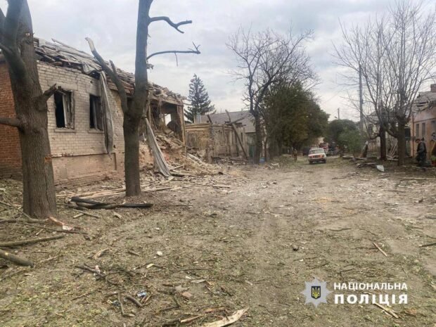 Росіяни обстріляли місто Куп'янськ керованими авіабомбами, є постраждалі: слідчі документують наслідки воєнних злочинів росіян