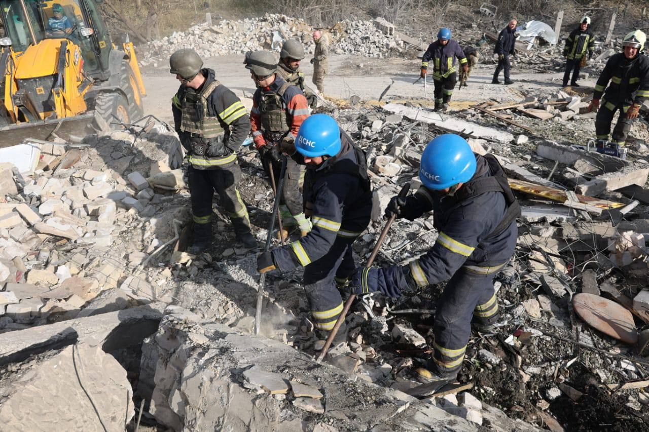 СБУ викрила зрадників, які навели російський «Іскандер» на село Гроза у Харківській області (відео)