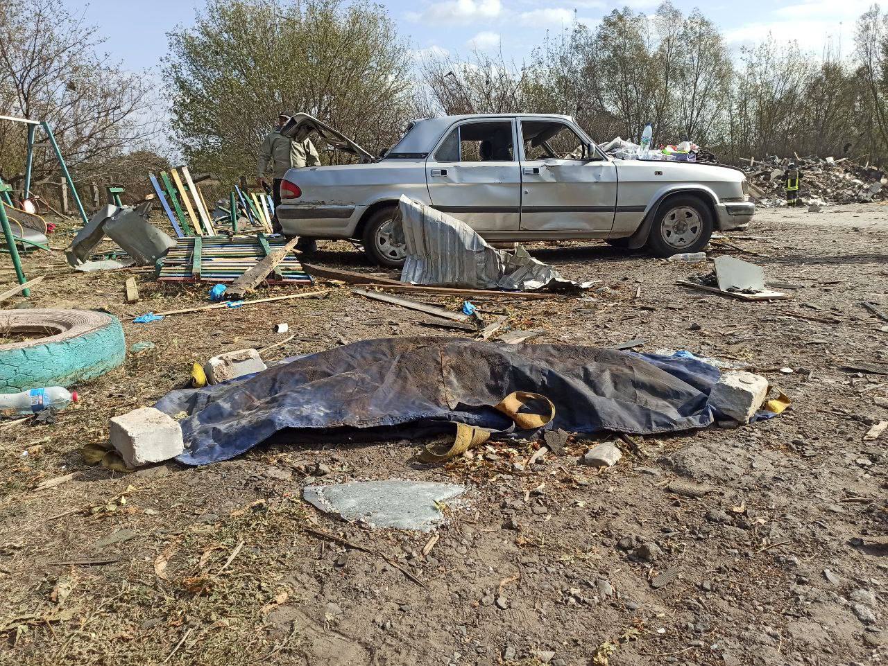 Кількість загиблих внаслідок удару по селу Гроза на Харківщині зросла до 53 людей