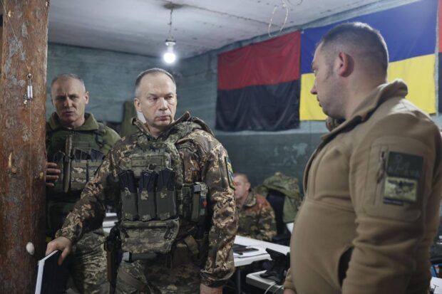 Ситуація на Куп’янському та Лиманському напрямках суттєво загострилась - командувач Сухопутних військ ЗСУ Сирський