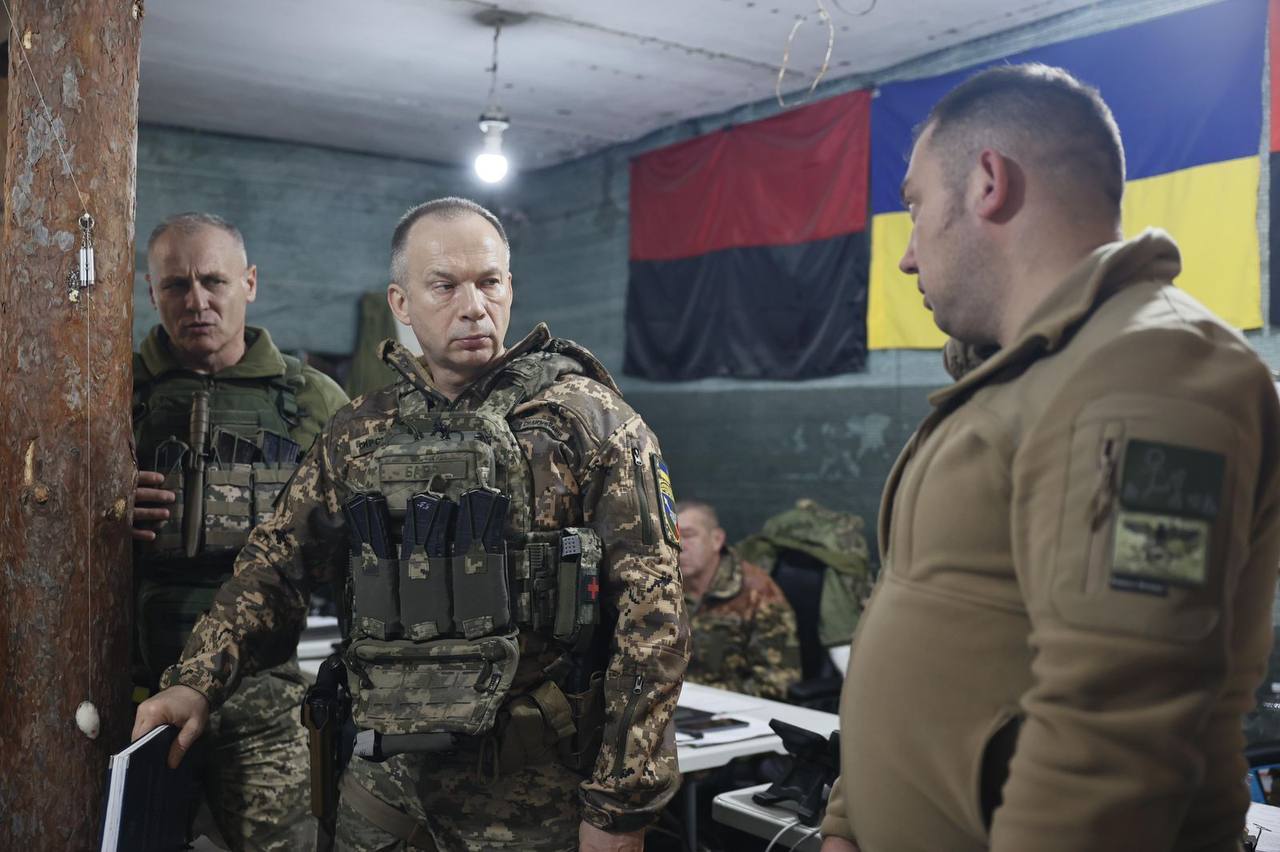 Ситуація на Куп’янському та Лиманському напрямках суттєво  загострилась – командувач Сухопутних військ ЗСУ Сирський