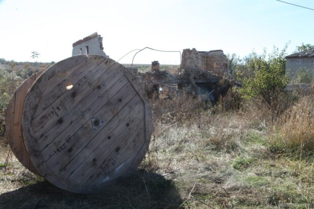 У селі Донецьке першим споживачам відновили електропостачання