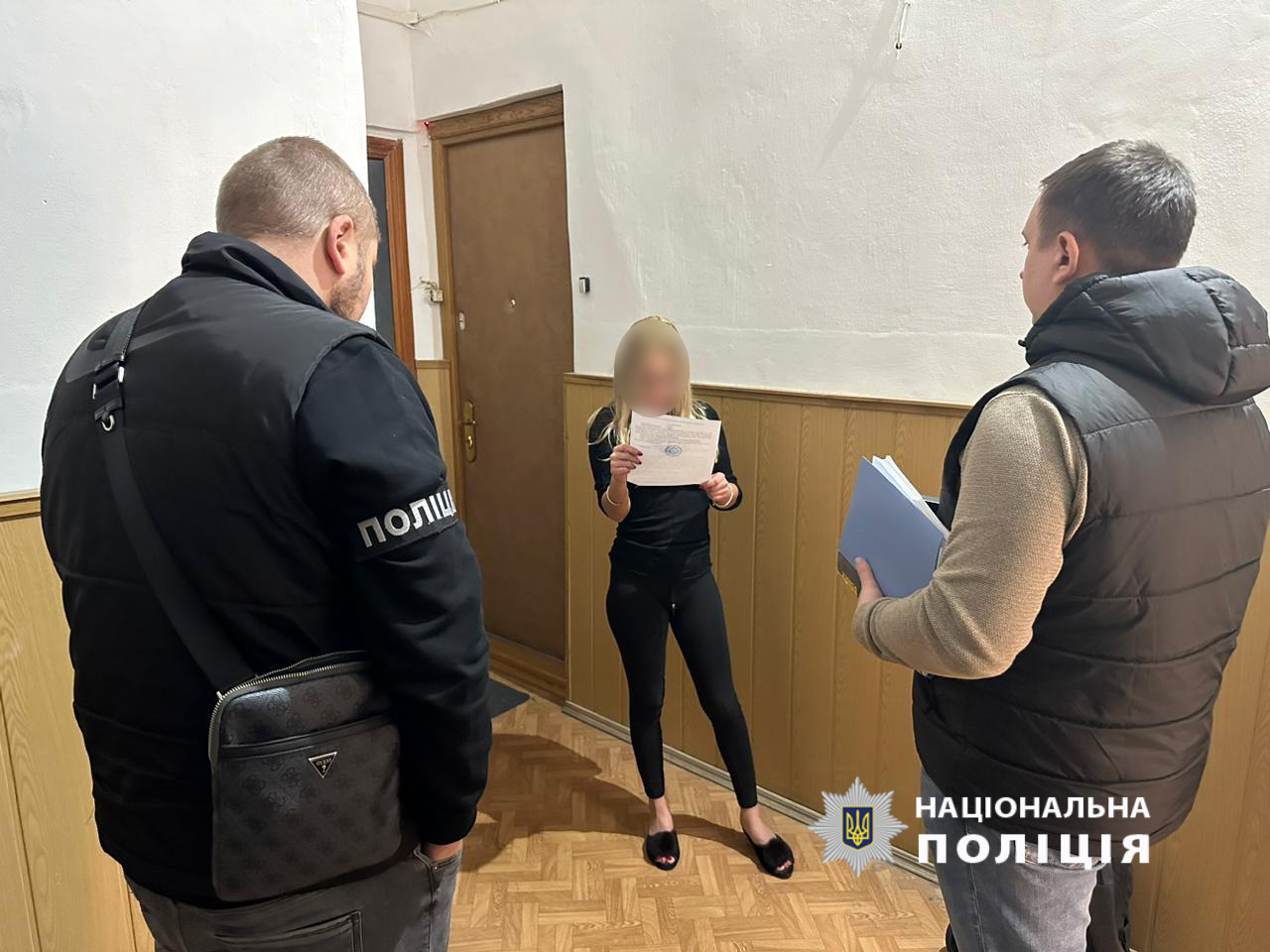 У Харкові викрито двох сутенерок, які втягували дівчат у заняття проституцією (відео)