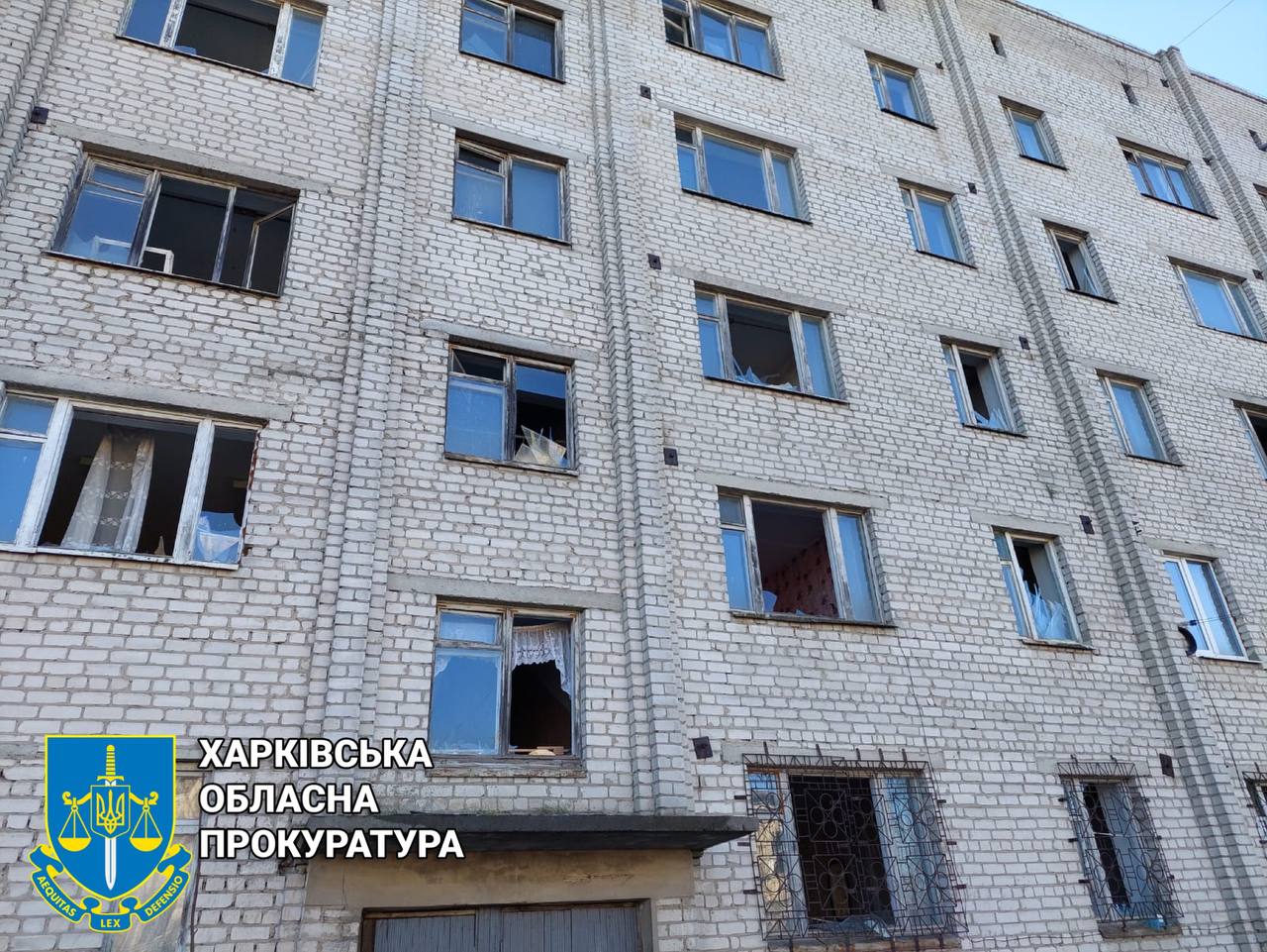 Правоохоронці задокументували наслідки ворожих артобстрілів міста Вовчанськ