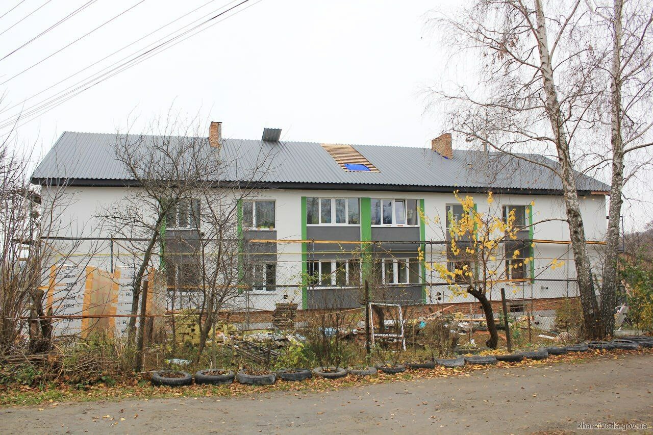 У Дергачах завершують відбудову двох найбільш пошкоджених ворогом житлових комплексів