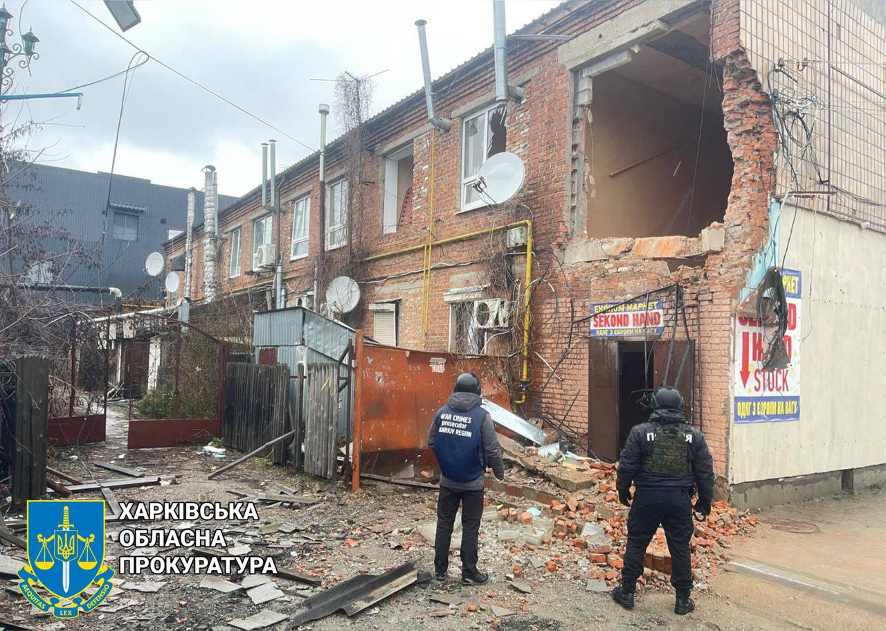 Правоохоронці зафіксували наслідки російських артобстрілів Вовчанська