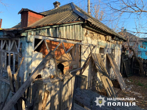 На Харківщині внаслідок ворожих обстрілів загинув чоловік, поранена жінка: поліція задокументувала наслідки воєнних злочинів окупантів