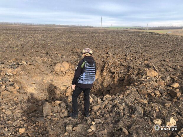 Окупанти продовжують наносити удари по прикордонним населеним пунктам Харківщини: поліція документує наслідки воєнних злочинів