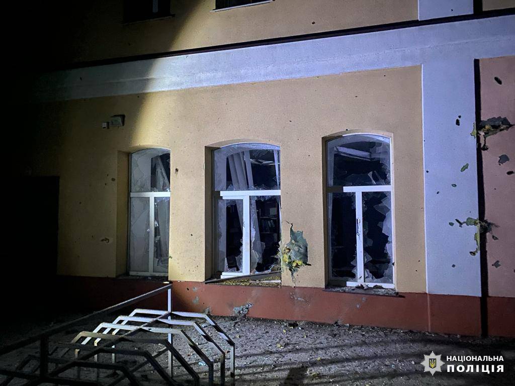 Через російські обстріли пошкоджені супермаркети, житлові будинки та гаражі: слідчі задокументували наслідки воєнних злочинів росіян на Харківщині