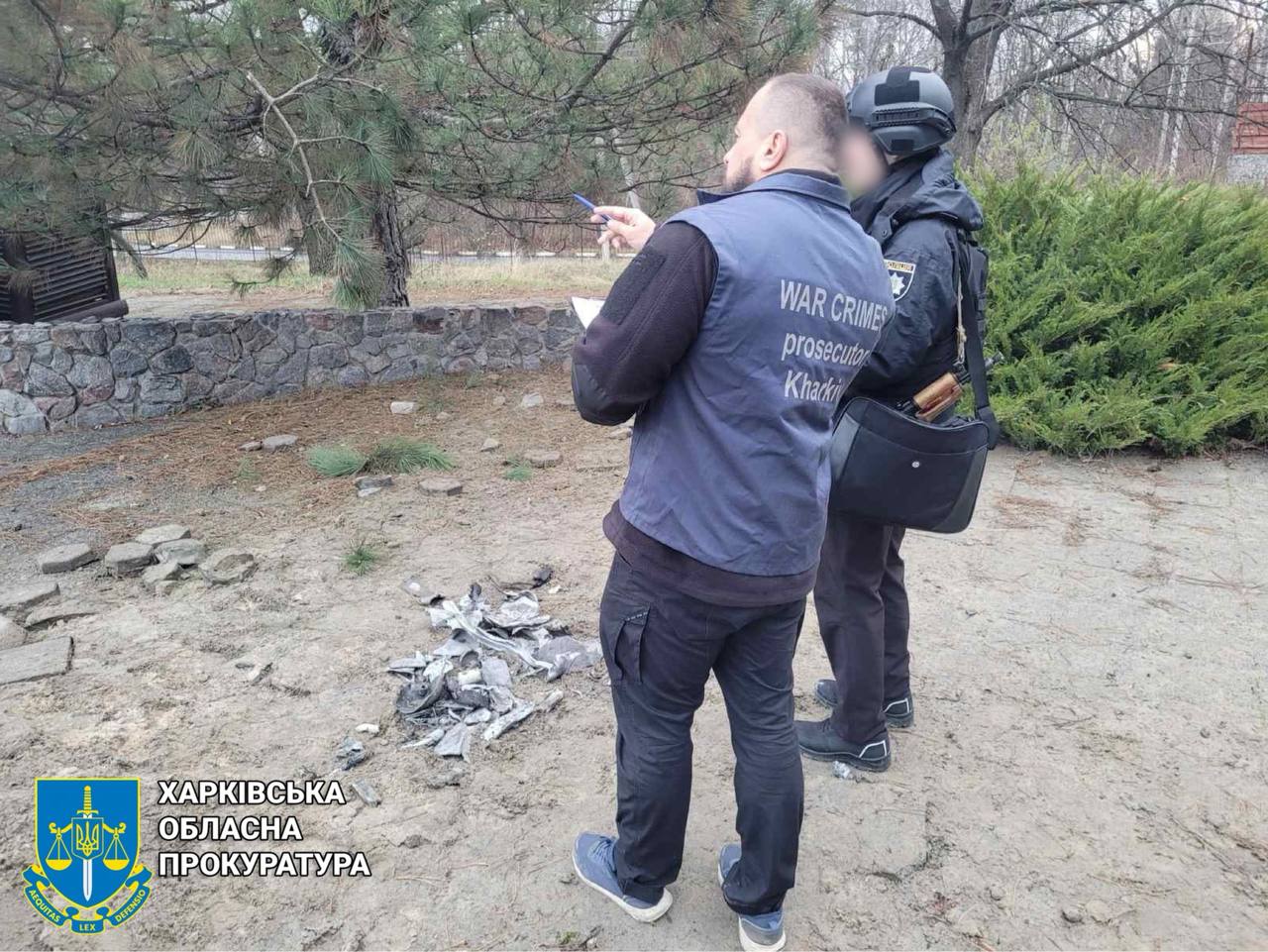 Вечірній обстріл Харкова: правоохоронці задокументували наслідки влучання російської ракети по цивільному обʼєкту