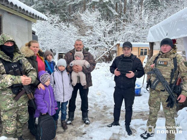 На Харківщині завершується евакуація родин з дітьми із небезпечних населених пунктів