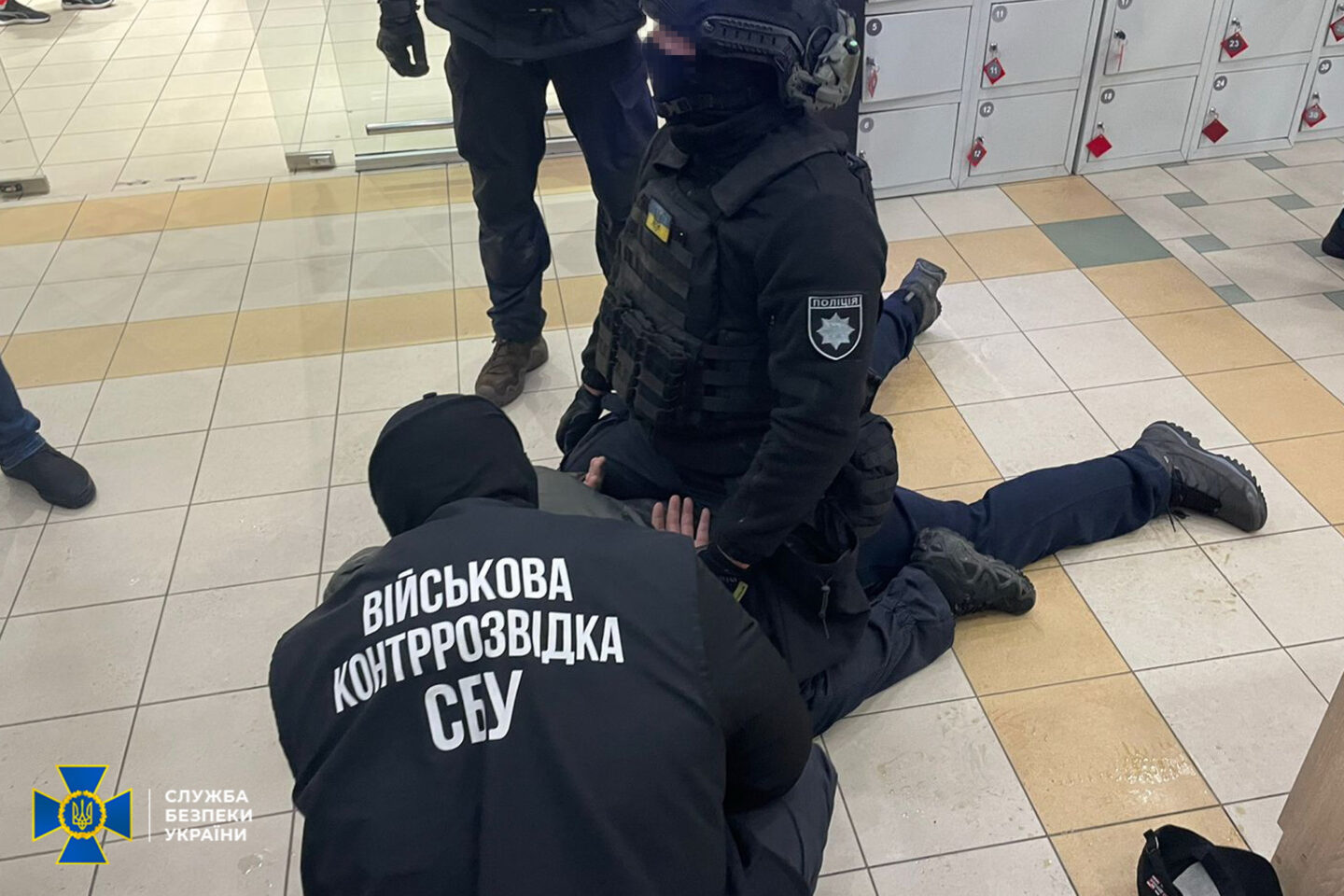 У Харкові затримали шахрая, який за гроші обіцяв дружині загиблого воїна «повернути його з полону»