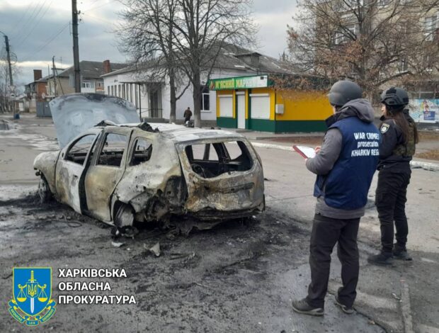 Під російський обстріл РСЗВ потрапили люди біля пункту видачі харчування у Вовчанську: загинула жінка