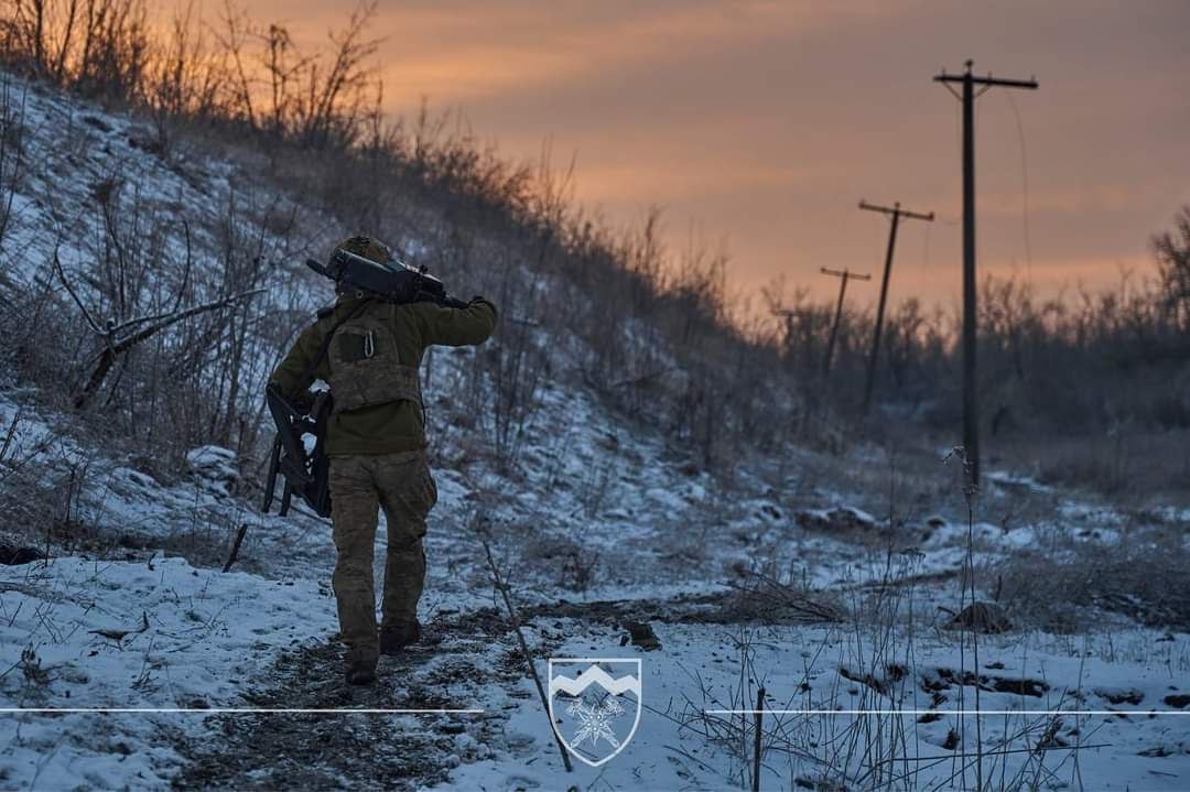 Росіяни за підтримки авіації безрезультатно намагався прорвати оборону українських воїнів в районі Синьківки на Харківщині - Генштаб ЗСУ
