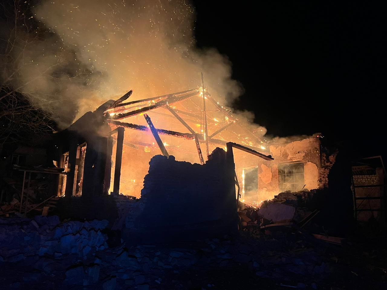 Росіяни авіабомбами знищили базу для відновлення світла – "Харківобленерго"