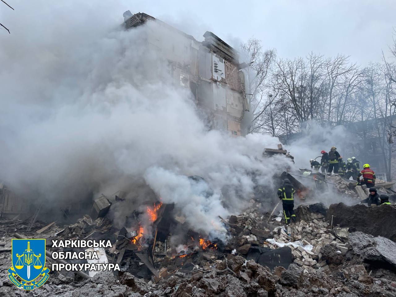 Троє загиблих та понад 40 травмованих: прокурори працюють на місцях ракетних ударів по Харкову