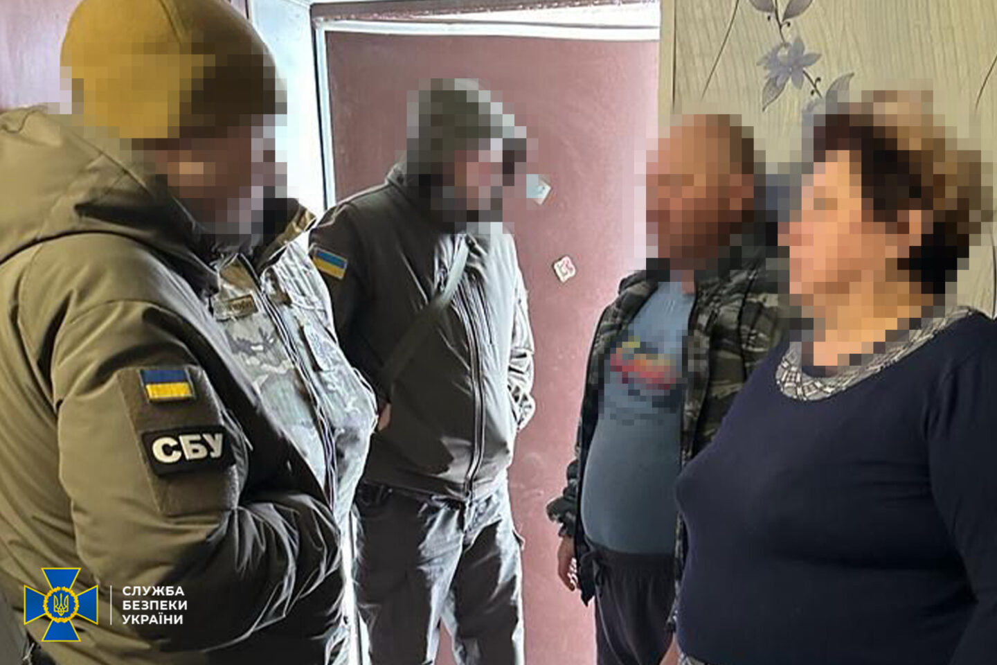 СБУ викрила ще 2-х колаборантів: серед них – директорка ліцею, яка під час окупації Харківщини роздавала російські підручники