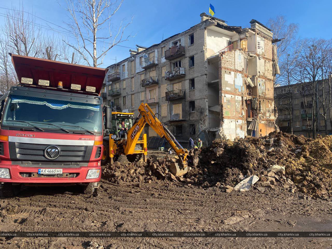 У Київському районі відремонтували пошкоджений обстрілами трубопровід
