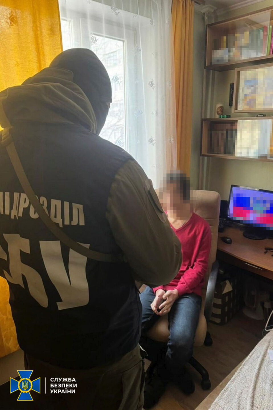 СБУ затримала хакера, який готував кібератаки на урядові сайти України та наводив російські ракети на Харків