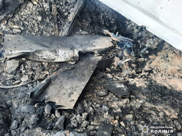 Ворог продовжує обстрілювати цивільну інфраструктуру на Харківщині: слідчі задокументували наслідки воєнних злочинів окупантів
