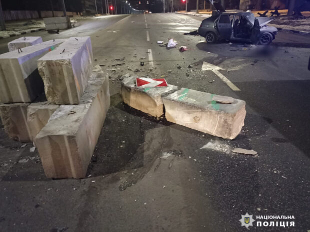 У Харкові внаслідок ДТП загинув водій автівки, пасажира госпіталізували