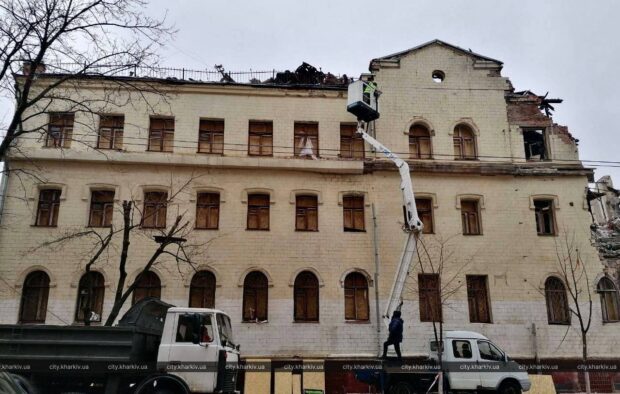 У Холодногірському районі тривають відновлювальні роботи