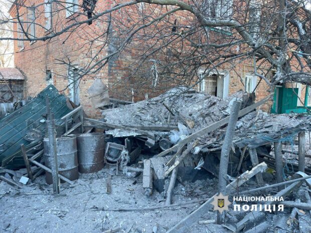 Пошкоджені приватні будинки: на Харківщині слідчі задокументували наслідки воєнних злочинів окупантів