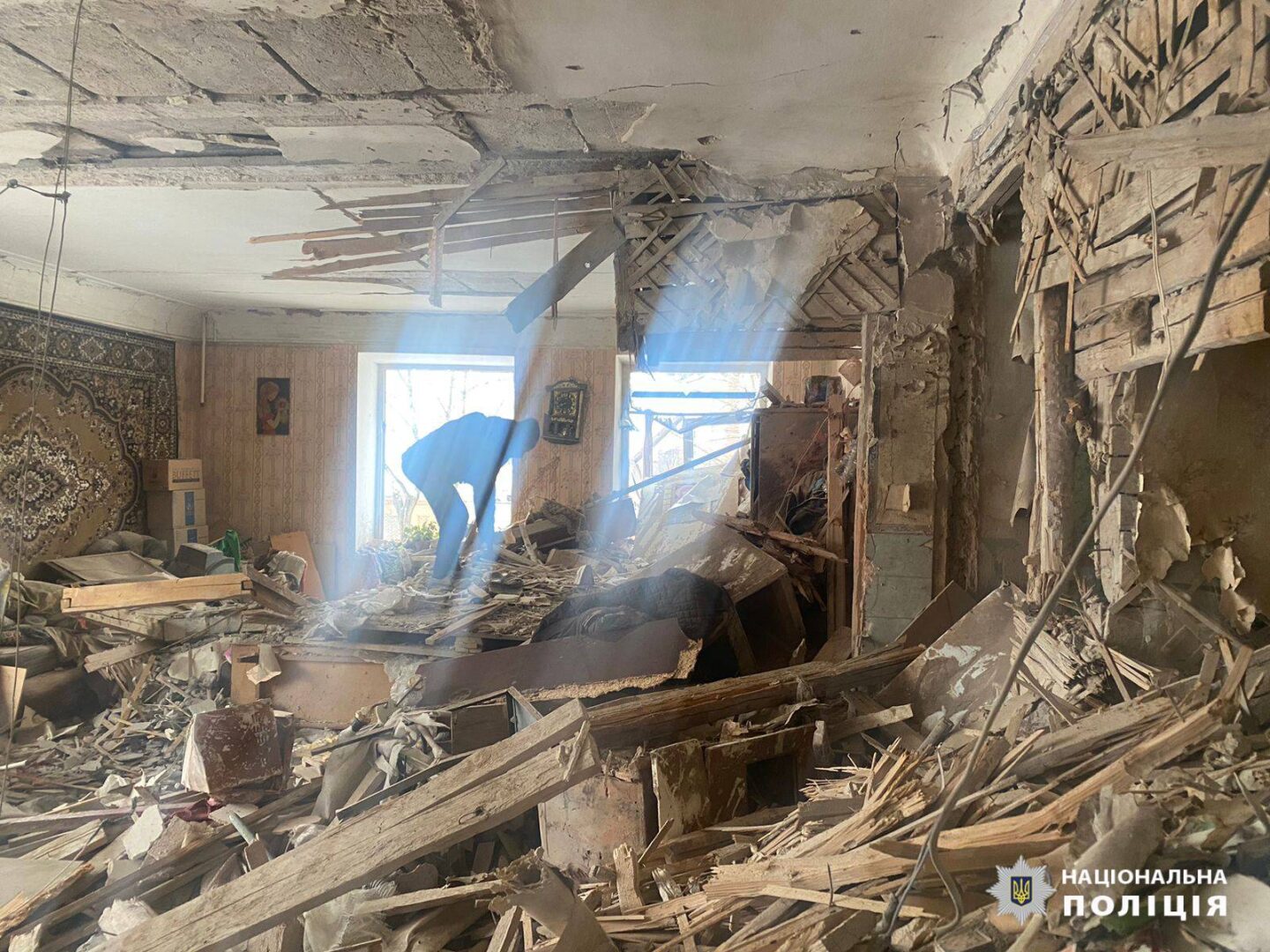 Жінка загинула, двоє чоловіків поранені: поліція задокументувала наслідки влучання ракети у місті Куп'янськ
