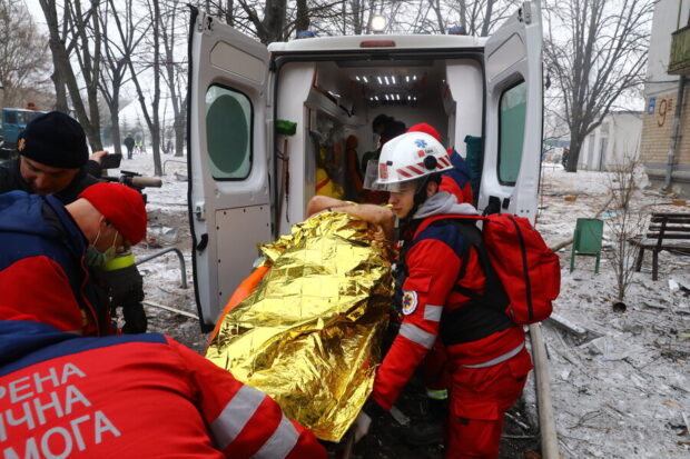 До лікарень обласного підпорядкування звернулися 40 постраждалих внаслідок ранкових ворожих ударів. З них 3 – діти, яким надали усю необхідну допомогу та перенаправили до профільного медзакладу. Ще 12 потерпілим надали амбулаторну допомогу. А 23 постраждалих ушпиталили у профільні відділення. Врятовані з-під завалів 2 жінки померли від отриманих травм під час госпіталізації.