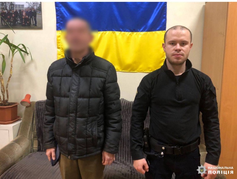 Ображав, сварився, виганяв з дому та вимагав гроші у батька: на Харківщині повідомили чоловіку про підозру у скоєнні домашнього насильства