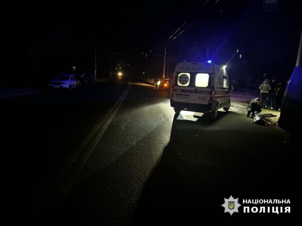 У Харкові під колесами автомобіля загинула жінка