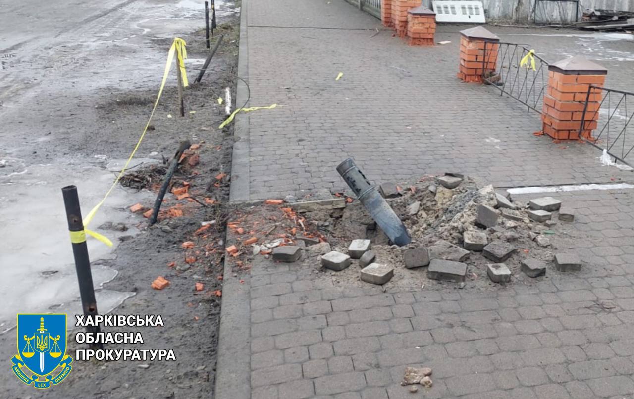 Росіяни вдарили по місцевому ринку у Вовчанську: на місці загинула мирна мешканка