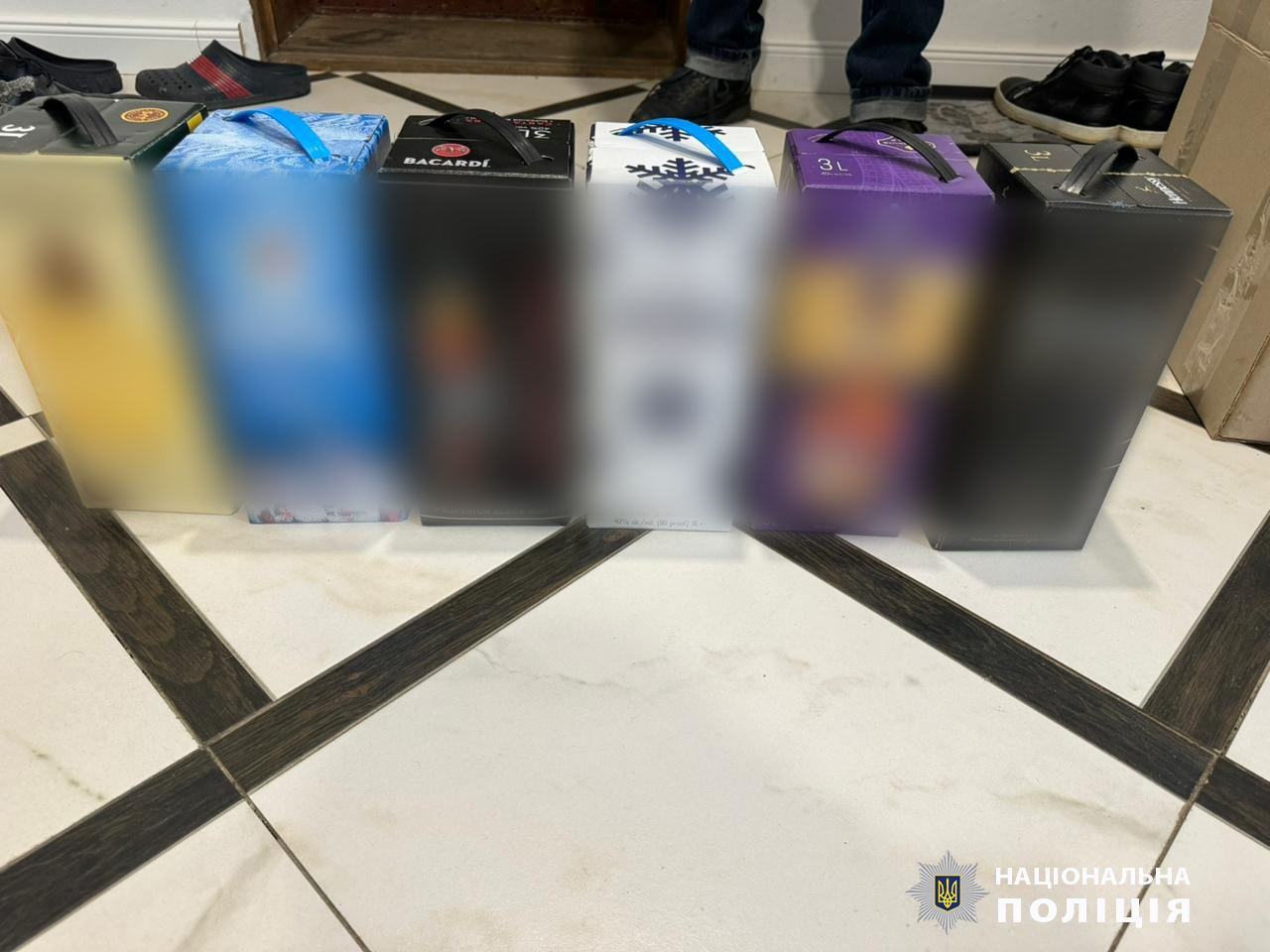 У Харкові правоохоронці викрили підпільний цех з виробництва фальсифікованого алкоголю: вилучено продукції на понад 6 млн гривень