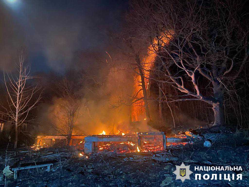 На Харківщині через російські обстріли пошкоджені ангари та сільгосптехніка: слідчі задокументували наслідки воєнних злочинів окупантів