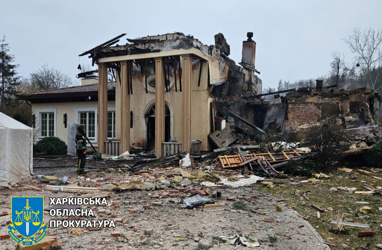 Ворог атакував село на Харківщині безпілотниками: пошкоджено цивільні обʼєкти, є постраждалий