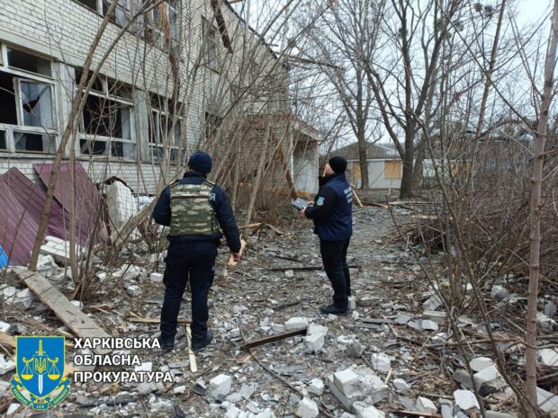 Окупанти обстріляли цивільну інфраструктуру Борової: правоохоронці працюють на місці ворожого удару