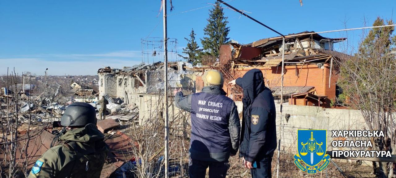 Прокурори працюють на місці авіаудару рф по Купʼянську: загинуло двоє людей