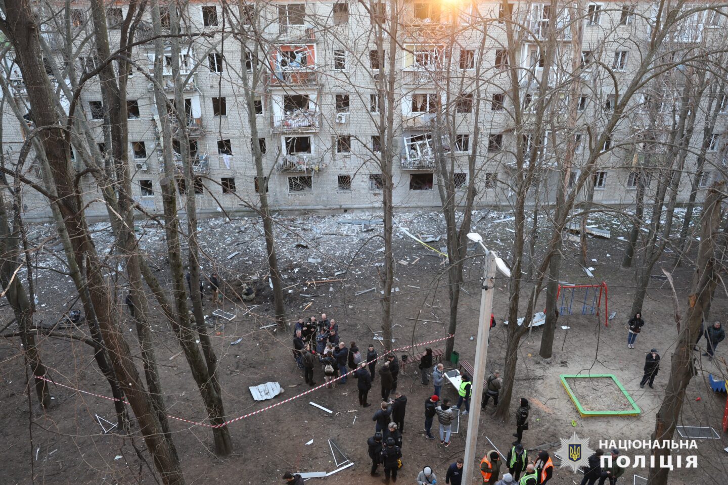Один чоловік загинув, 19 громадян поранені: поліція документує наслідки авіаудару росіян