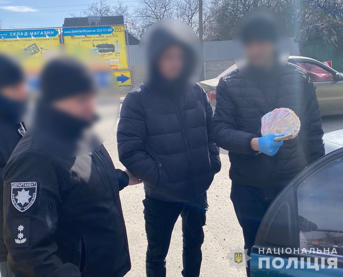 На Харківщині правоохоронці викрили схему незаконної видачі посвідчень трактористів