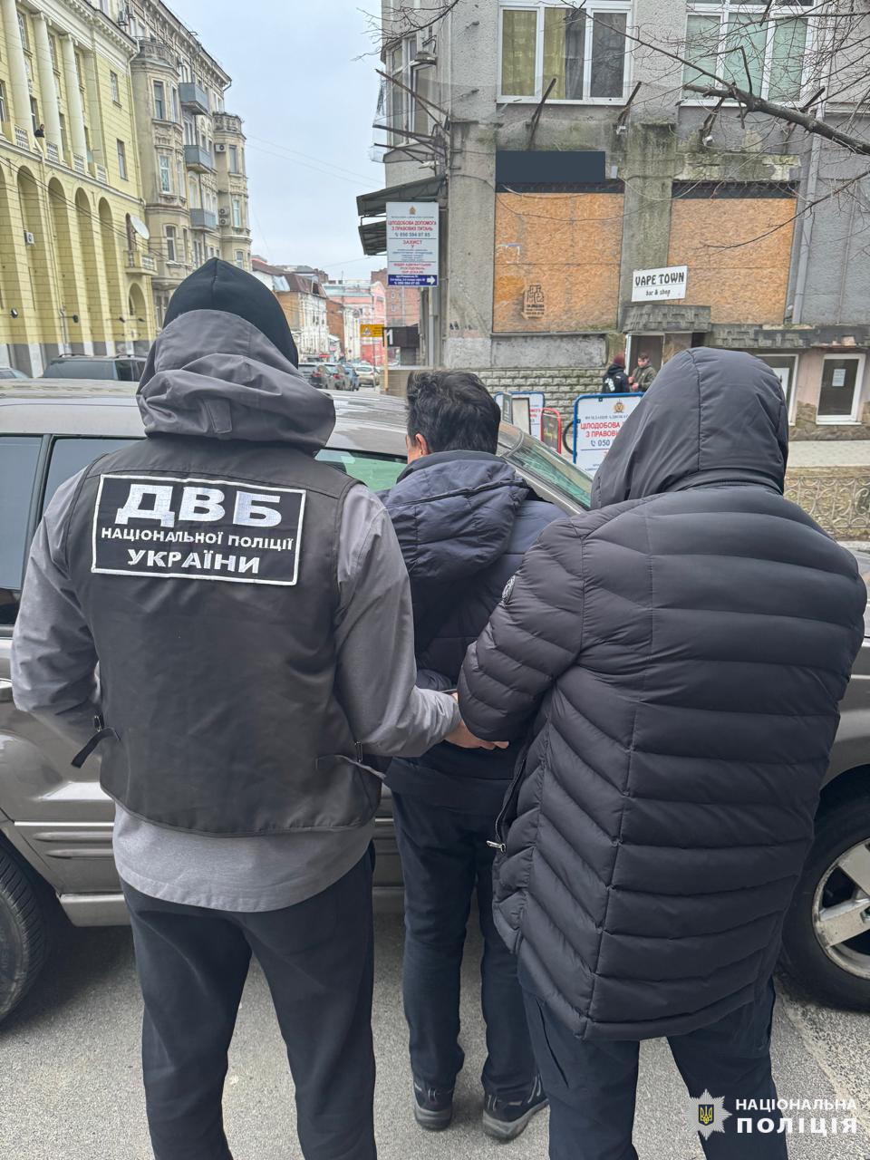 У Харкові затримали чоловіка, який за гроші допомогав з «оформленням» паспортів
