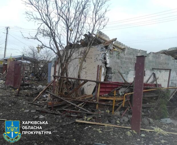 Четверо постраждалих у Дергачах та один загиблий у Вовчансьску: прокурори працюють на місцях ворожих ударів по регіону