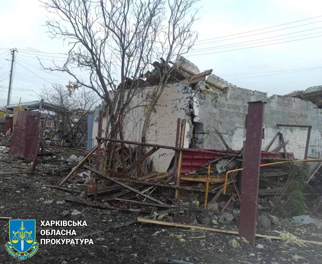 Четверо постраждалих у Дергачах та один загиблий у Вовчансьску: прокурори працюють на місцях ворожих ударів по регіону