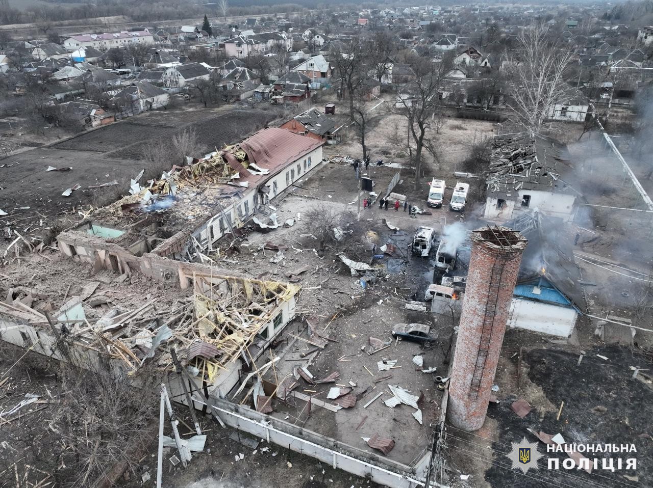 В результаті ворожих обстрілів пошкоджені приміщення лікарні, житлові будинки та автомобілі, є постраждалі серед цивільних: слідчі задокументували наслідки воєнних злочинів на Харківщині