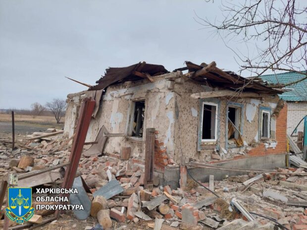 Росіяни скинули авіабомби на Вовчанськ: одна людина загинула, ще одна — травмована