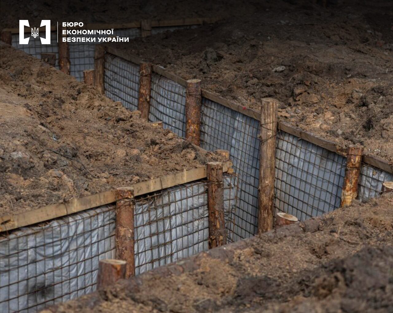 На Харківщині викрили будівельну компанію в спробі розтрати коштів під час будівництва фортифікаційних споруд на території області