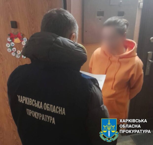 Викрито жінку, яка працювала в «юридическом отделе» окупаційної адміністрації Вовчанська